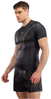 Venum Streamline Short Sleeve Rashguard - Black/Gold