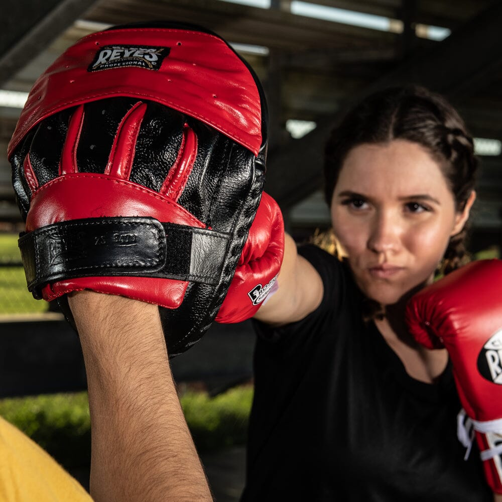 Cleto Reyes Curve Punch Mitts Velcro Closure Focus Mitts Cleto Reyes