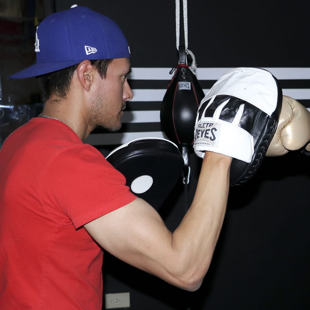 Cleto Reyes Curved Punch Mitts Focus Mitts Cleto Reyes