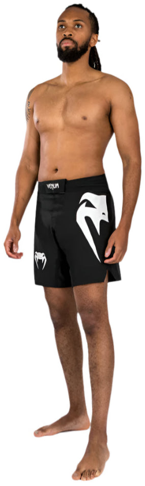 Venum Light 5.0 Fightshort - Black/White